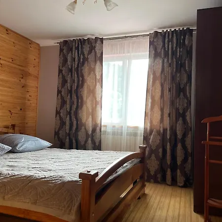 Casa de hóspedes захід сонця Slavske
